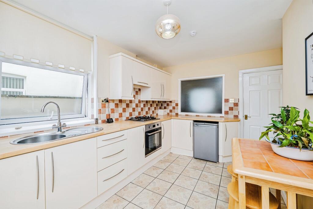 Meyler Street, Tonyrefail, Porth photo 3