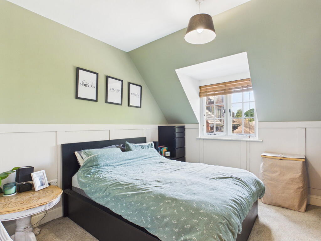 Apartment in Tonbridge - More