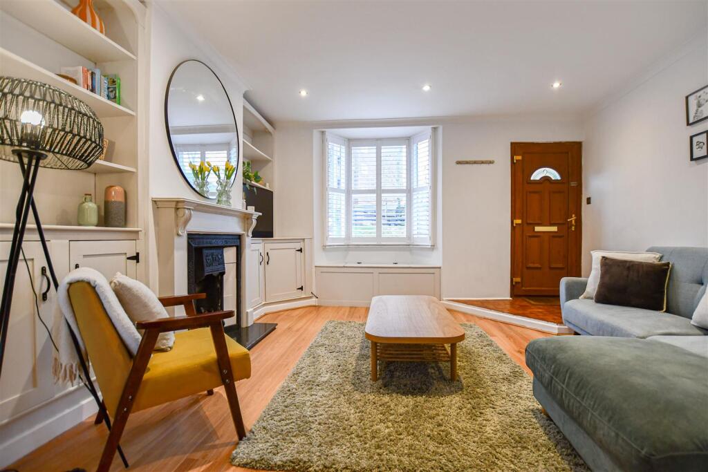 House in West Suffolk, Studlands Park, Newmarket - More