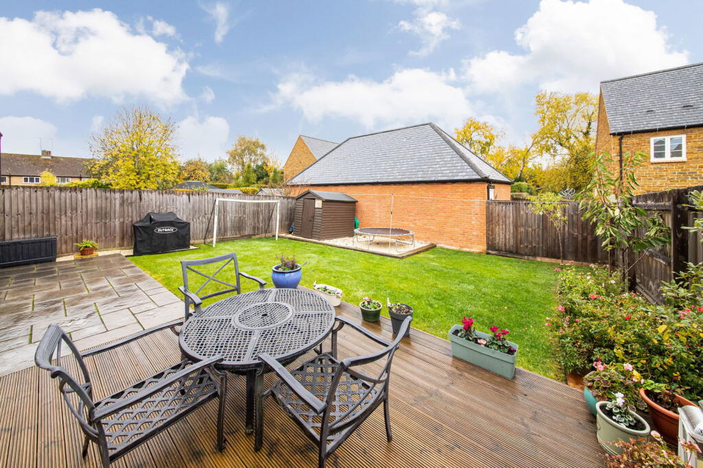 Stirling Close, Kings Sutton, Banbury, OX17 3FU photo 4