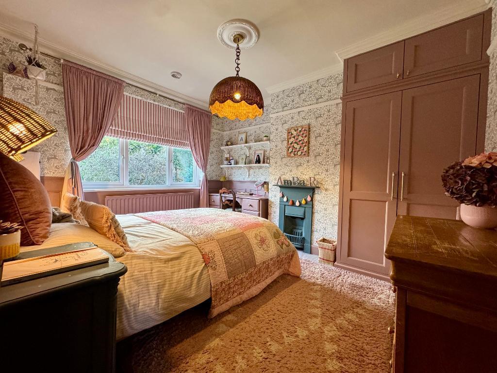 Cutenhoe Road, South Luton, Luton, Bedfordshire, LU1 3NF photo 4