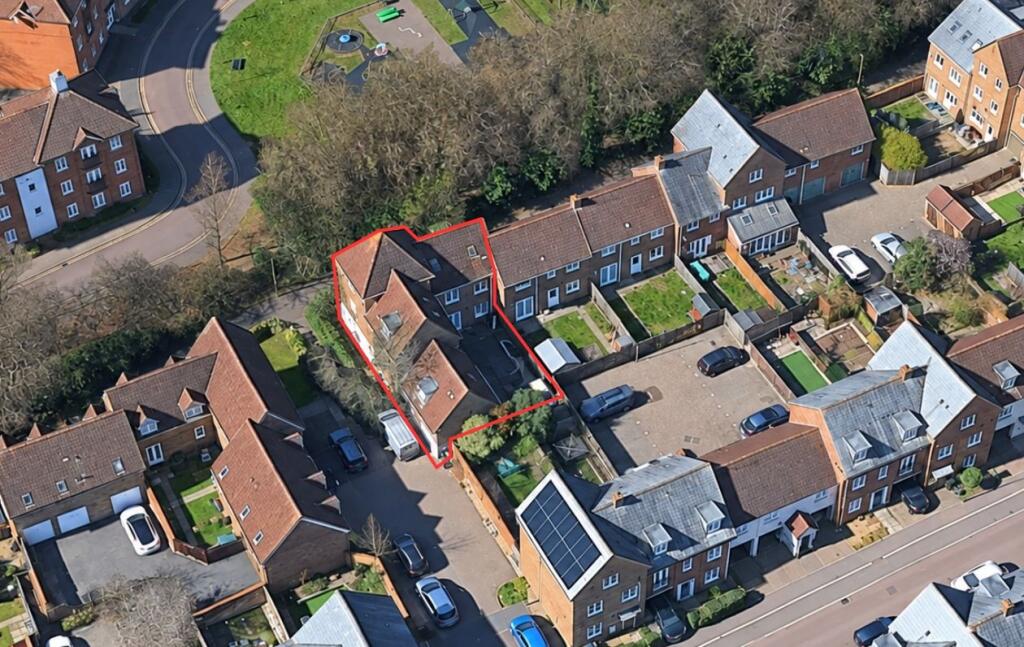 Main image of property: 106 Hakewill Way, Colchester, Essex, CO4 5FY