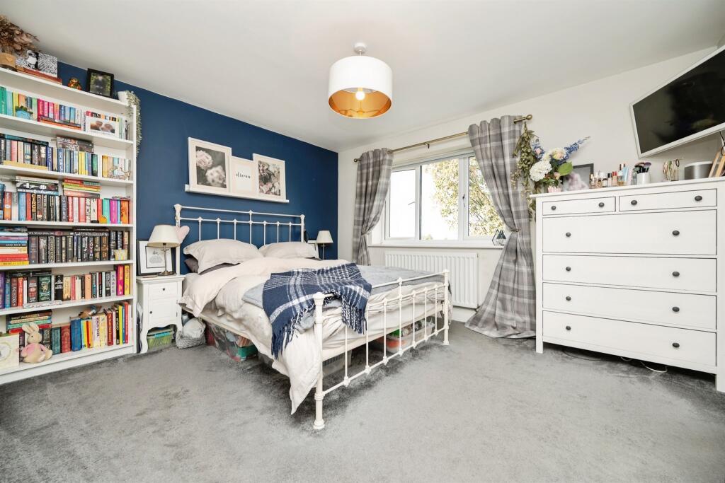 House in Dudley, West Midlands - More
