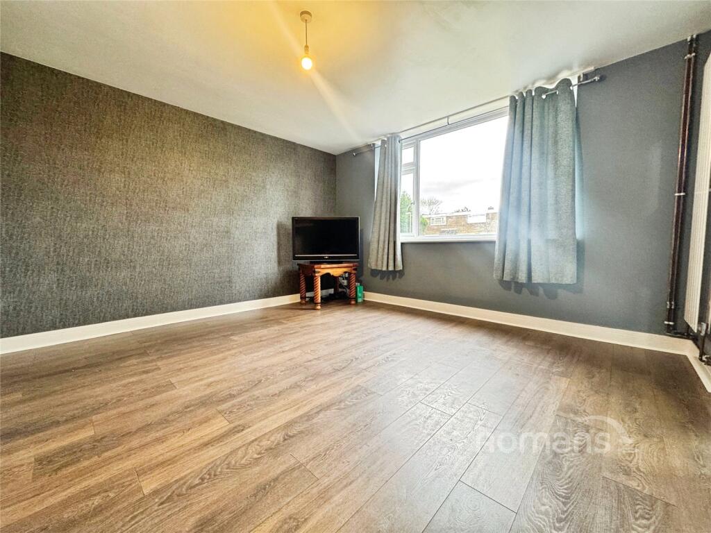 Chaucer Road, Farnborough, Hampshire - View 5