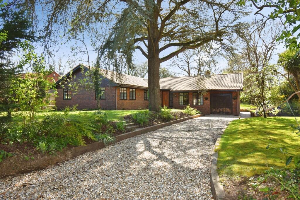 Main image of property: Hook, Warsash SO31