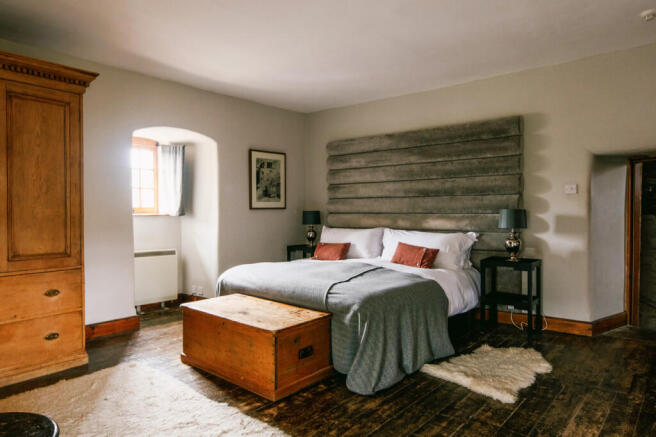 331030 - bedroom3.jpg