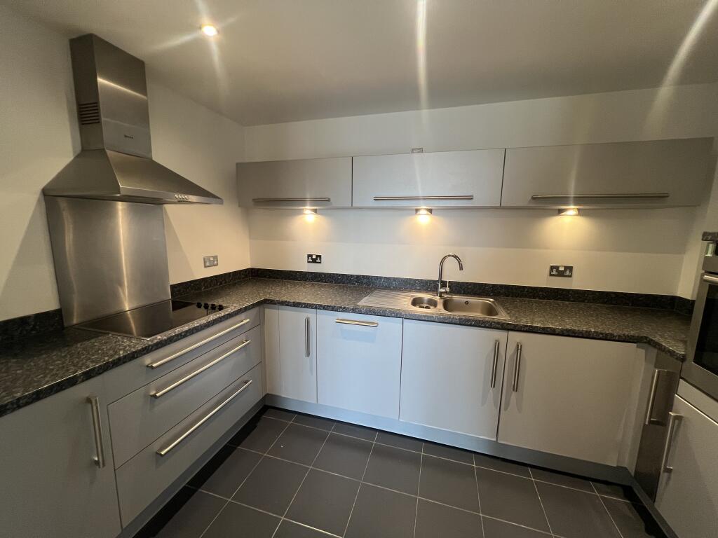 Apartment in Cardiff - View 3
