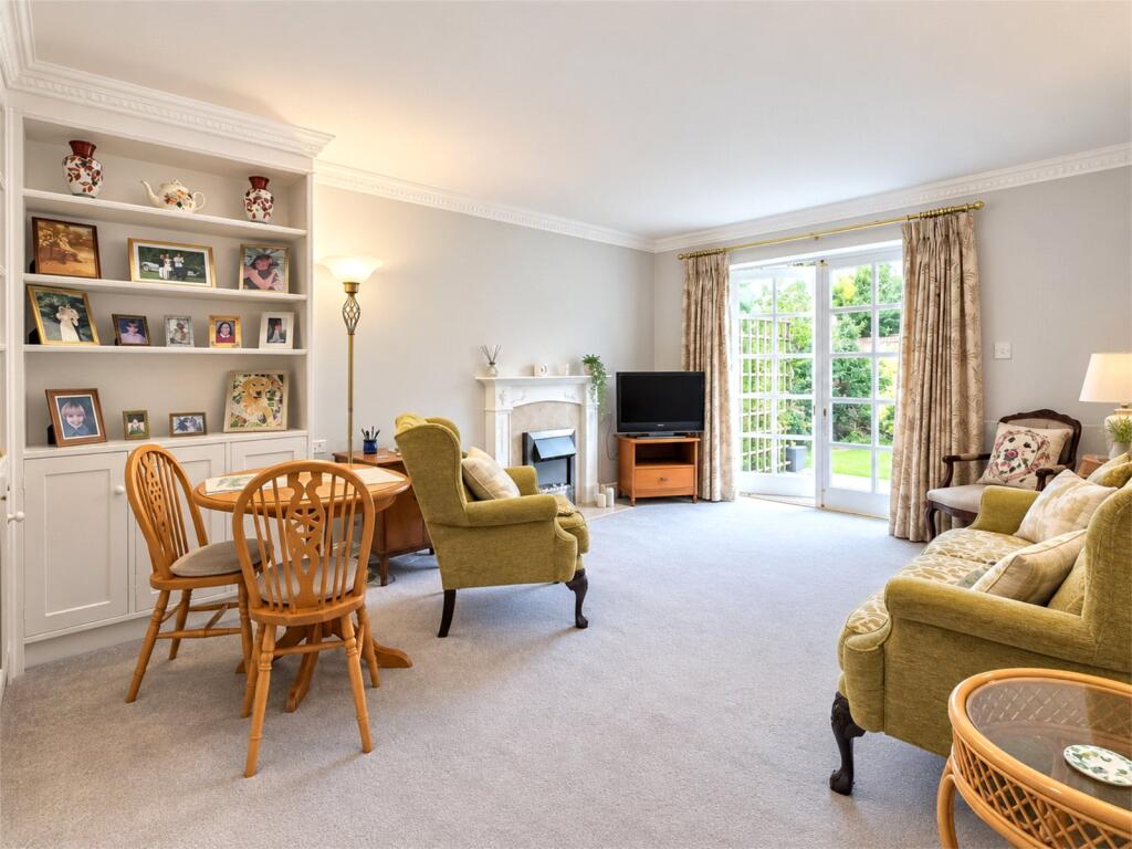 Apartment in Lymington - View 2