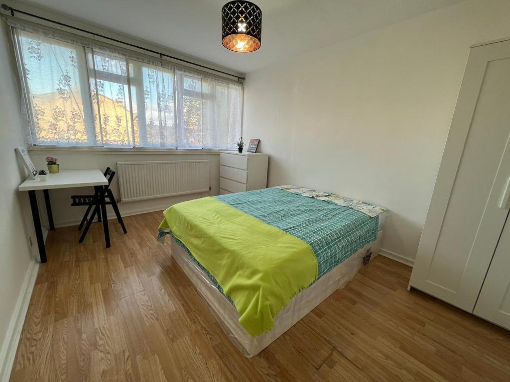 Main image of property: Lomas Street, Whitechapel, London, E1 5BG