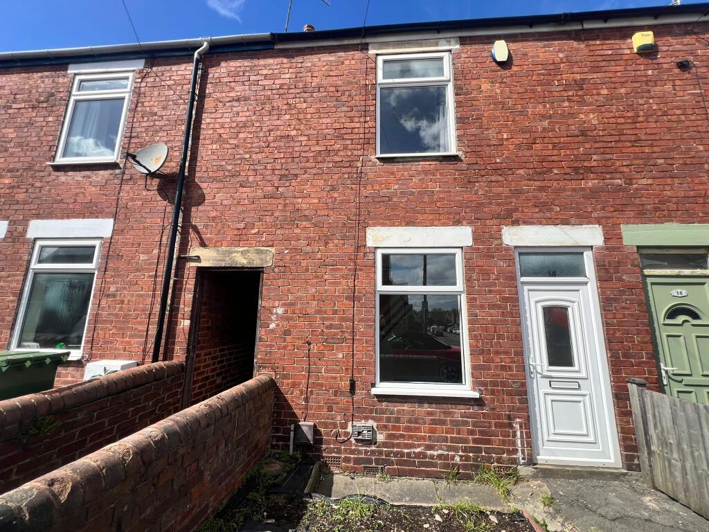 Main image of property: Dundonald Road, Chesterfield, S40