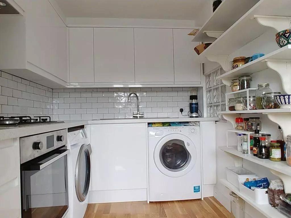 Ashmore Court, 274 Colney Hatch Lane, London, N11 - View 5