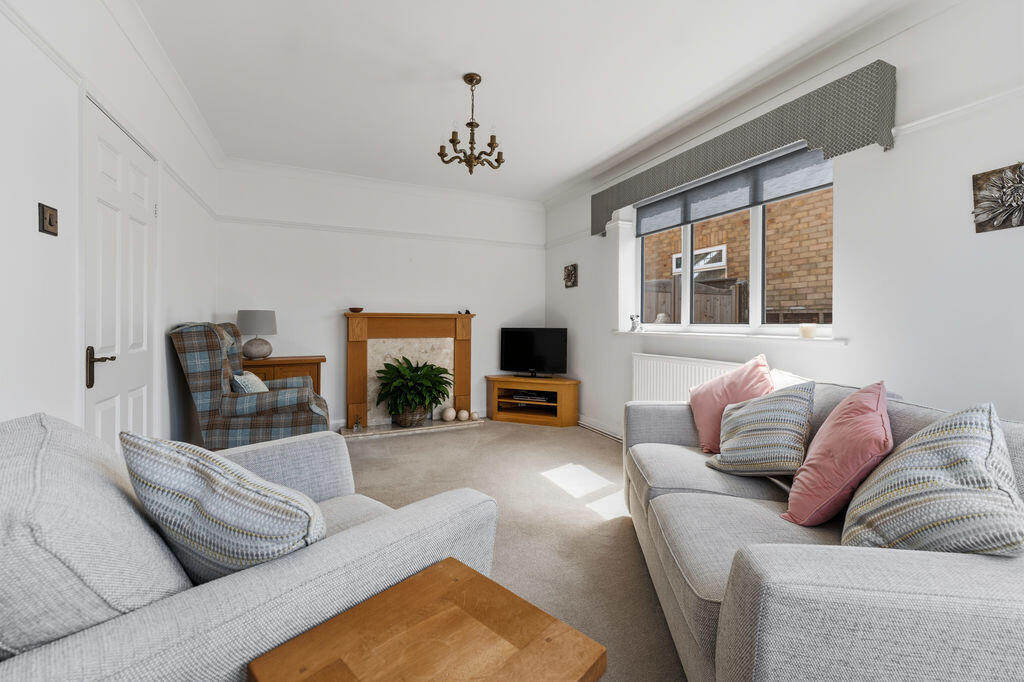 Coniston Crescent, Humberston photo 4