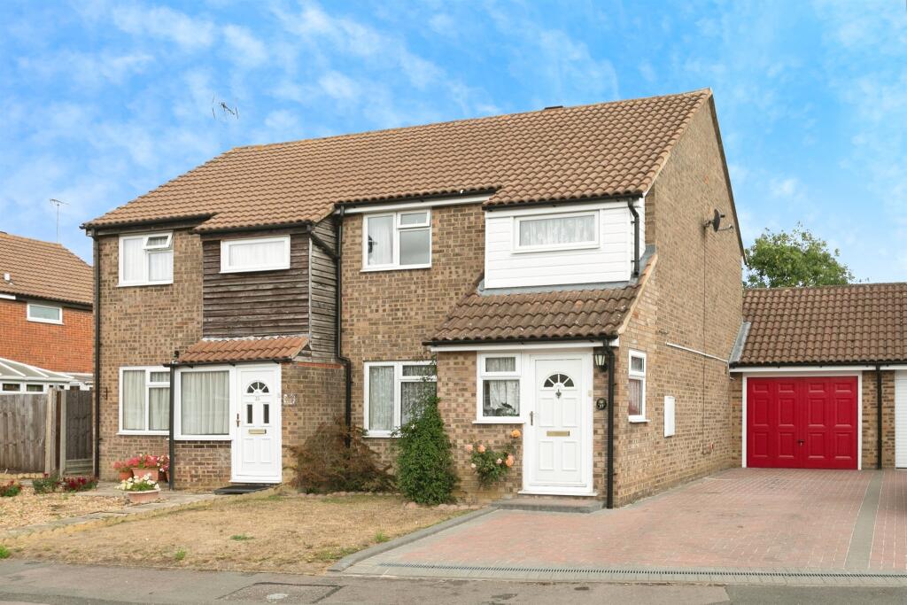 Main image of property: Gemini Close, Leighton Buzzard