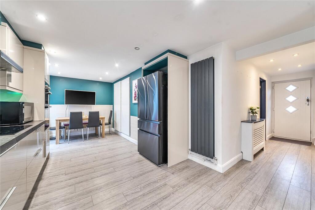 Rectory Road, Hook, Hampshire, RG27 photo 2