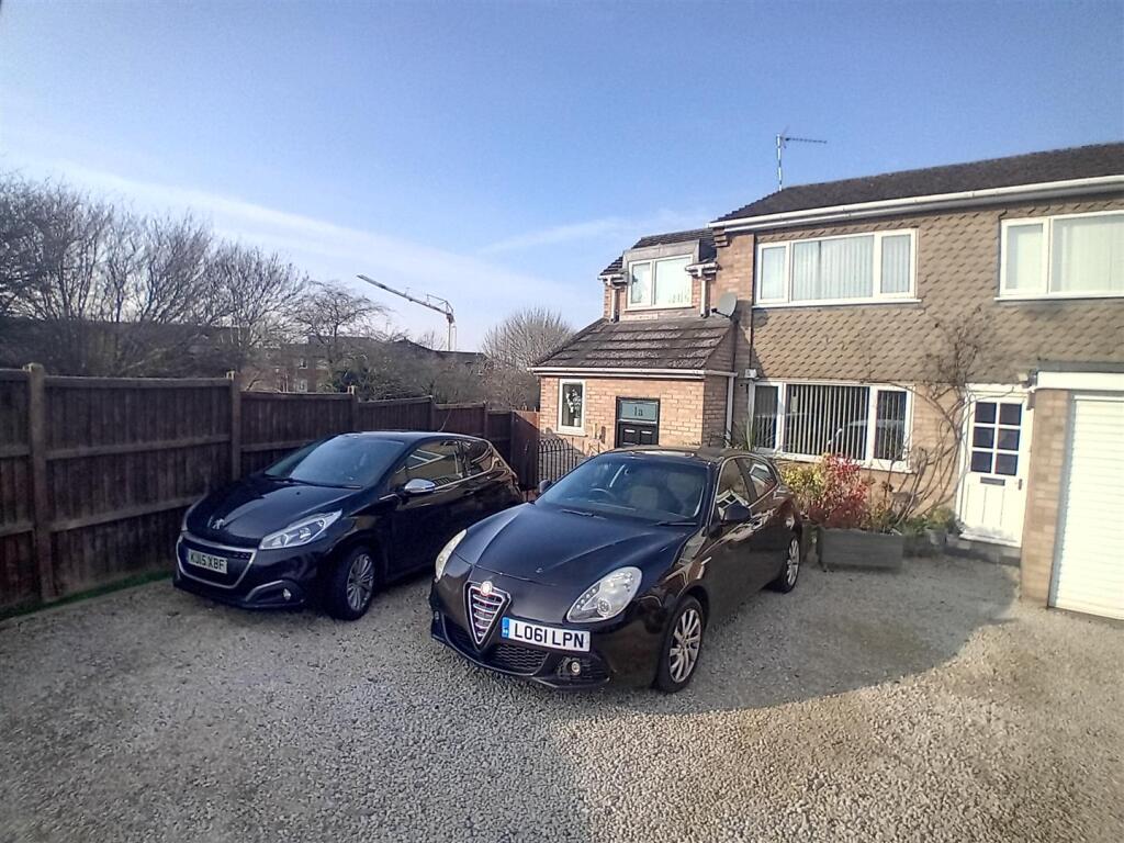 Main image of property: Arundel Close, Warwick