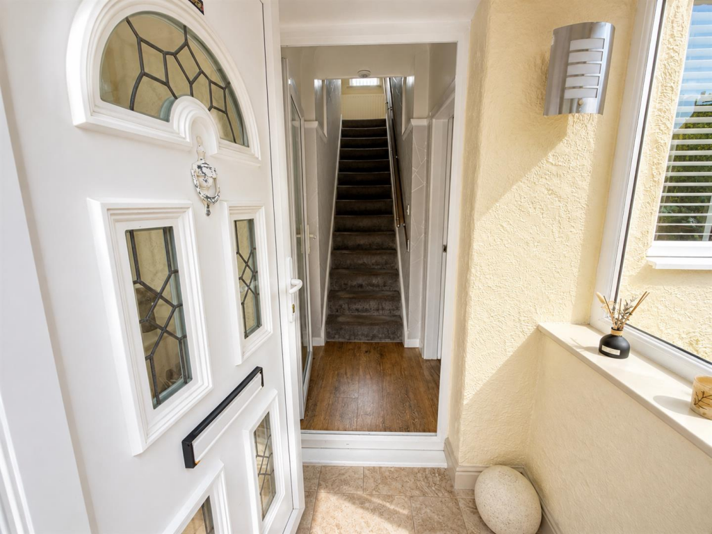 House in Heswall, Liverpool City Region - View 2