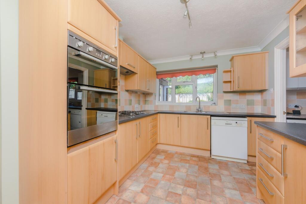 Middleham Close, Ringmer, BN8 photo 4
