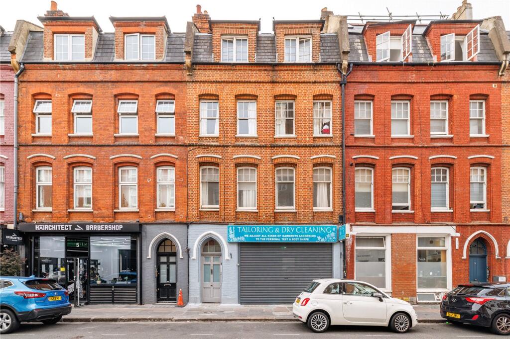 Apartment in London, West Kensington - View 3