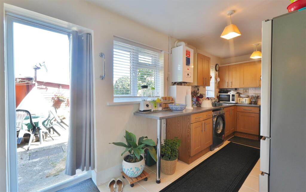 House in Slough - View 2