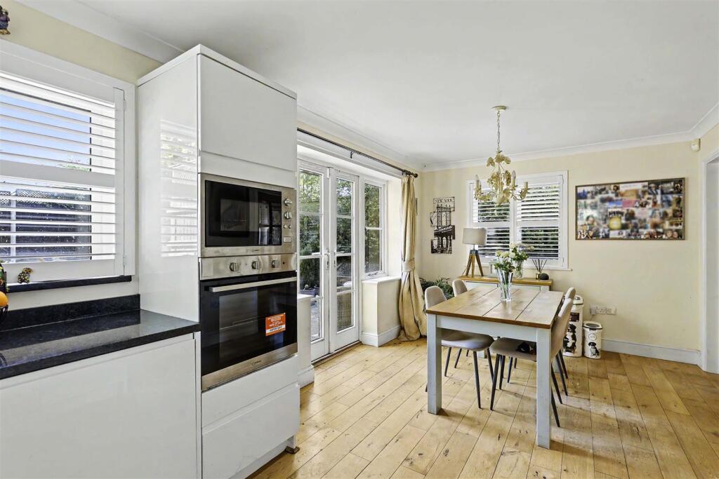 House in Stevenage, Rooks Nest - More