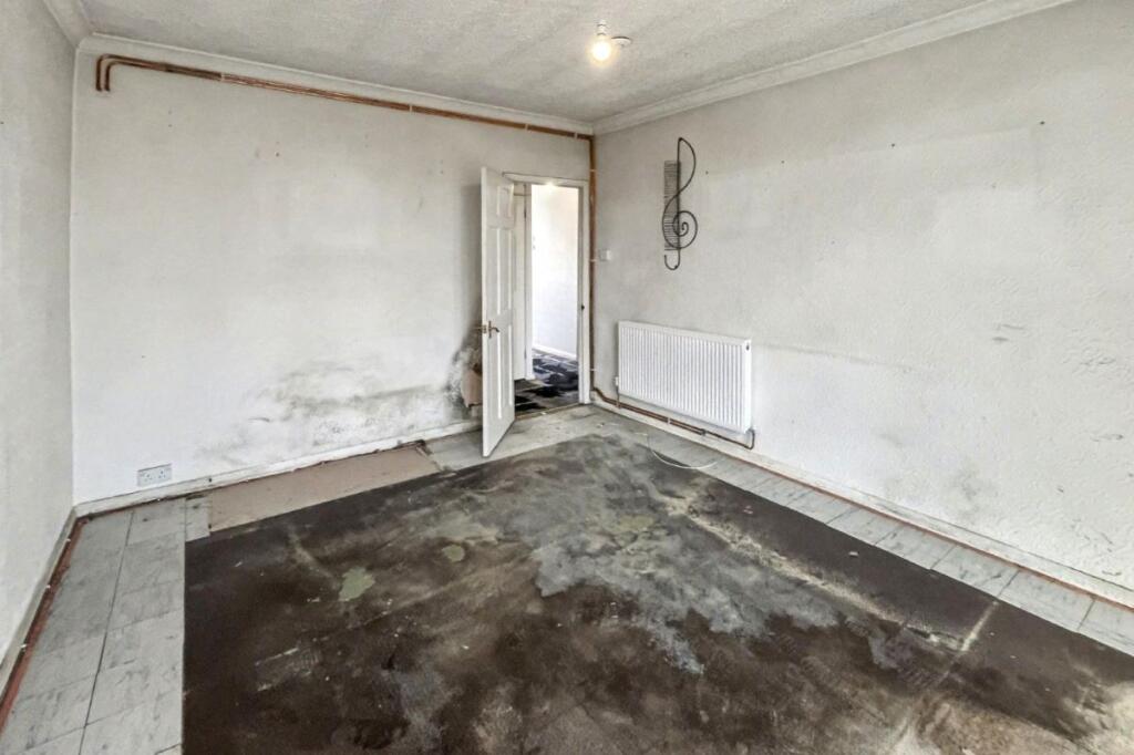 Apartment in Croydon - View 3