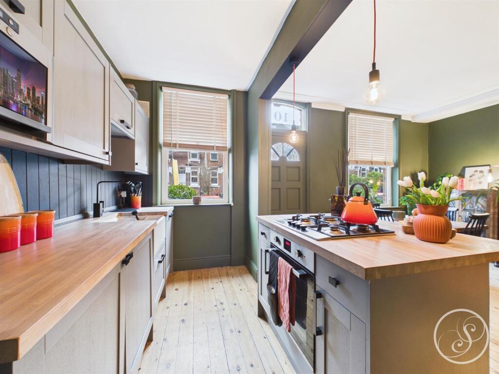 3 bedroom terraced house for sale in Methley Terrace, Leeds, LS7 - View 5