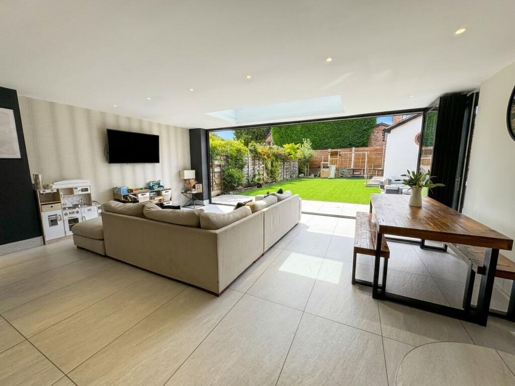 House in Stockport, Greater Manchester - View 3
