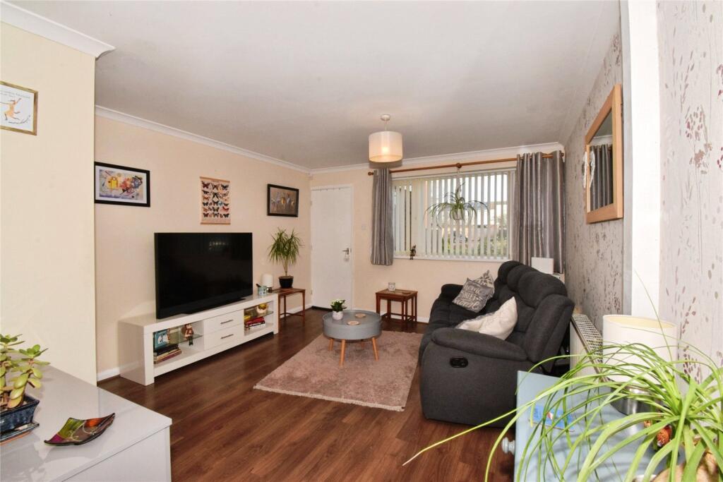 Burnham Close, Wigston, Leicestershire, LE18 photo 2
