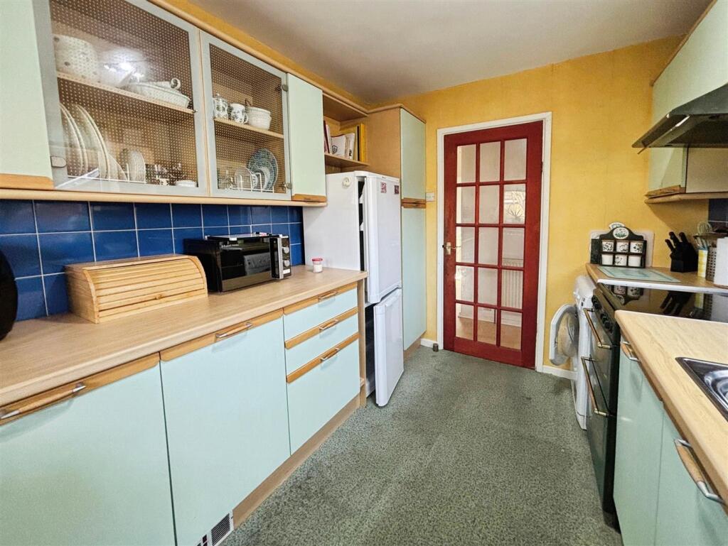 Additional image 3 of Fairway Walk, Bradford, BD7 4JW