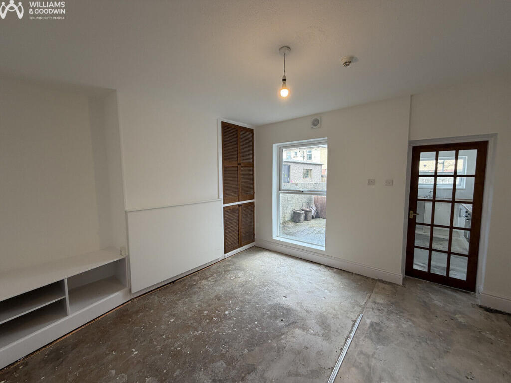 House in Bangor, Garth - View 3