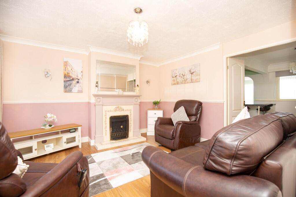 House in North Warwickshire, Birchmoor, Polesworth CP - View 3
