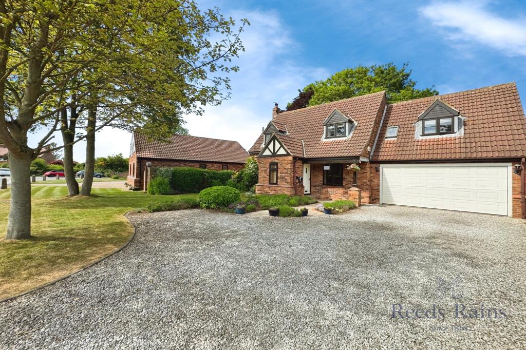 4-bed detached on South Duffield Road, Osgodby, Selby, North Yorkshire, YO8, £525,000