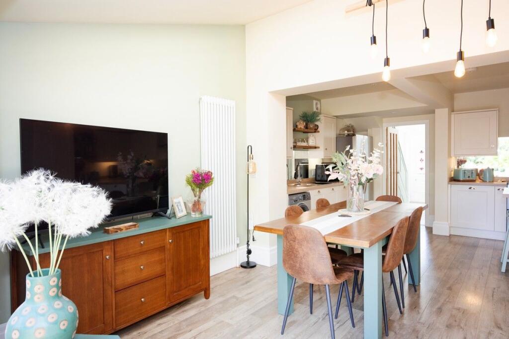 House in Calderdale, Lightcliffe - View 4