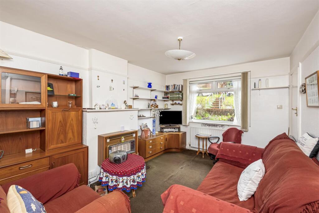 Greenfield Crescent, Patcham, Brighton photo 4