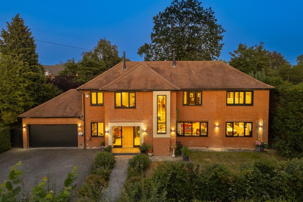 Main image of property: 5 The Drive, Holmes Chapel, CW4 7BJ