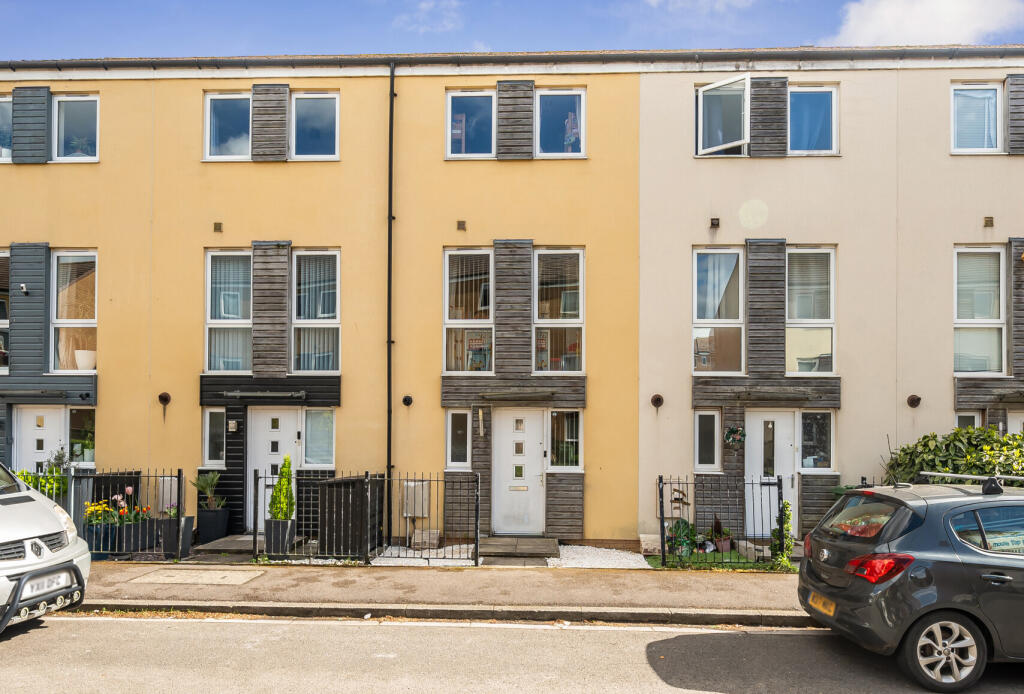 Main image of property: Wood Street, Patchway, Bristol, Gloucestershire, BS34