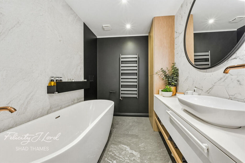 Main image of property: Paradise Street, SE16