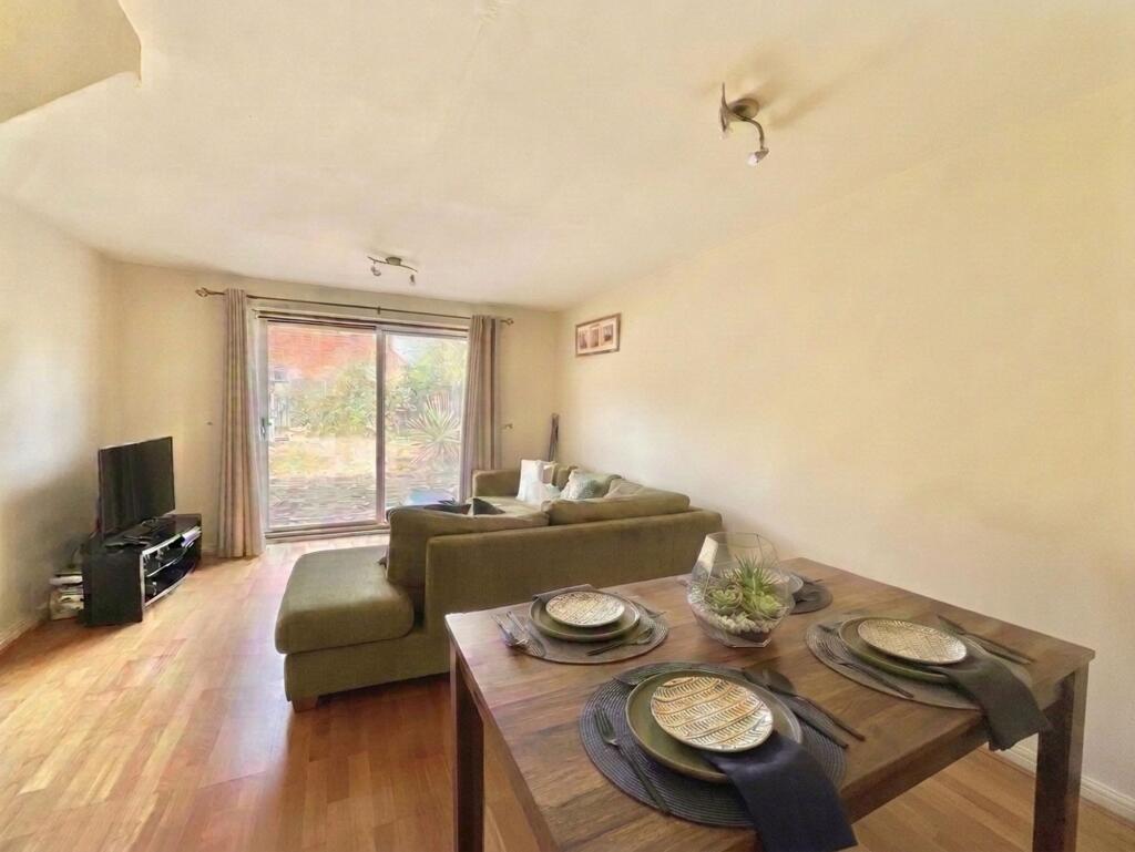 House in Watford - View 5