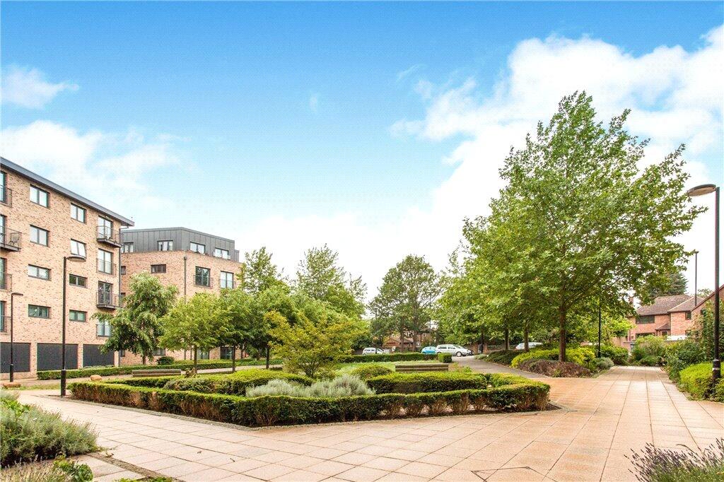 2-bed flat on Hawkins Court, Princes Street, Huntingdon, £185,000
