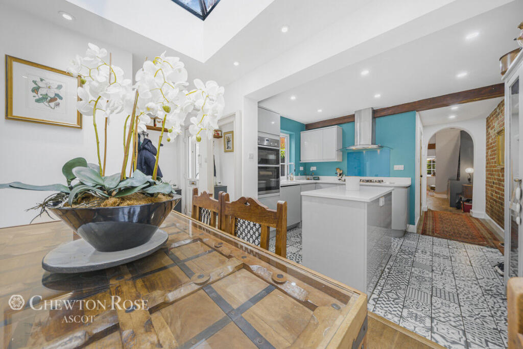 House in Winkfield, Chavey Down - More