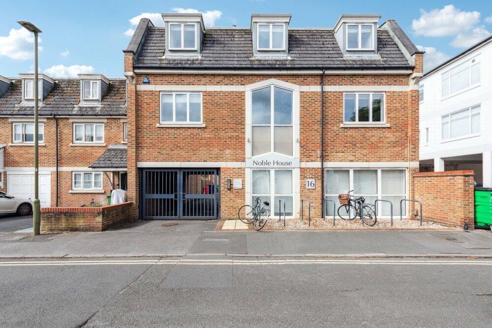 Main image of property: Noble House, 16 Middle Way, Summertown, Oxford, OX2