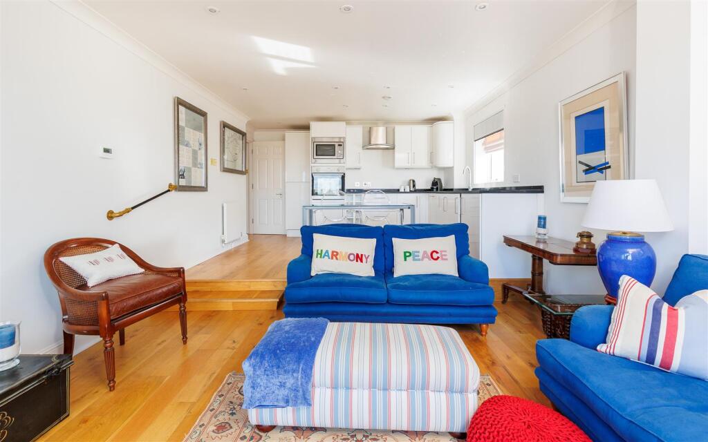 Apartment in Portsmouth - View 5