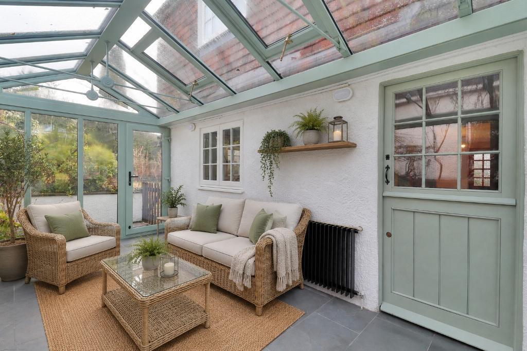 House in Tonbridge - More