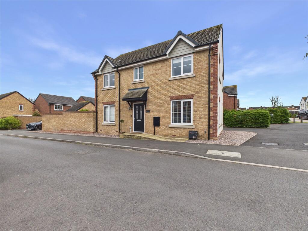 3-bed detached on Suffolk Way, Fernhill Heath, Worcester, Worcestershire, WR3, £375,000