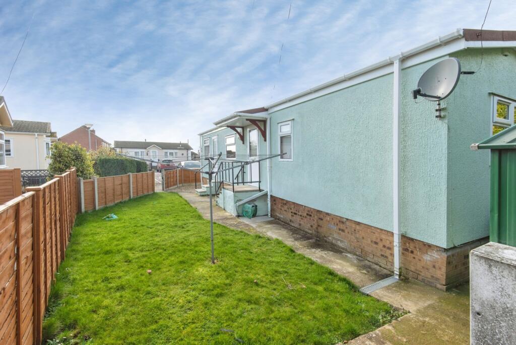 Long Close, Station Road, Lower Stondon, Henlow, SG16 photo 2
