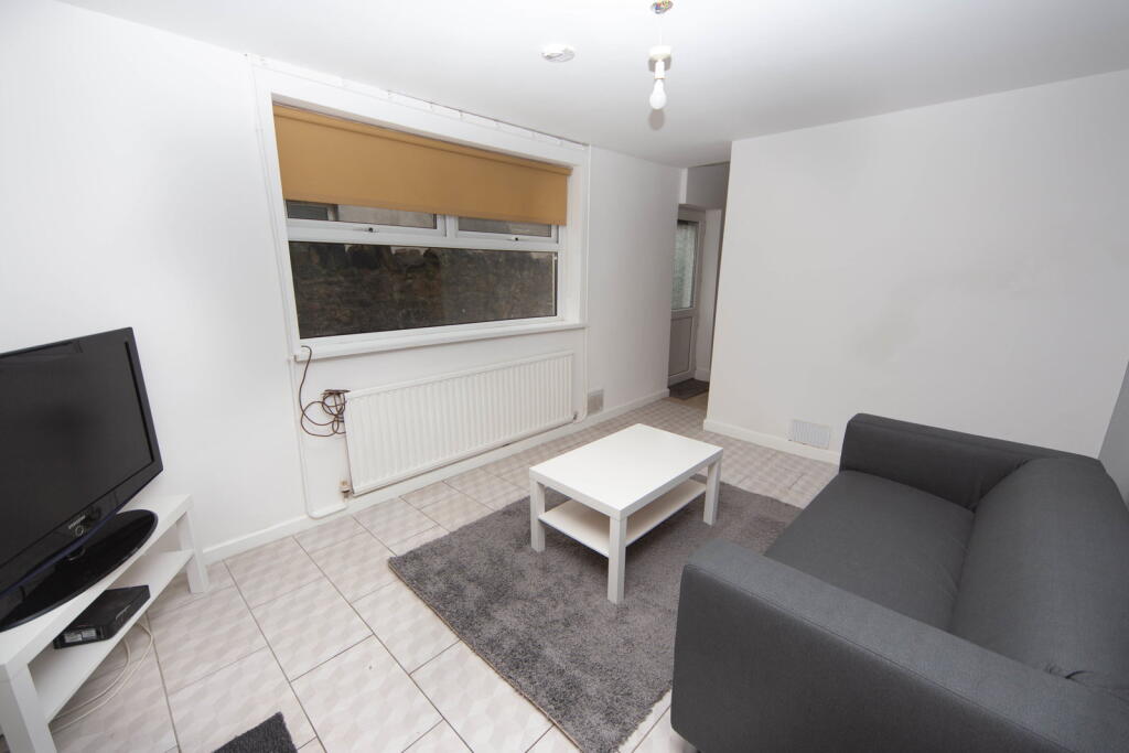 House in Cardiff, Maindy, Cathays - View 2