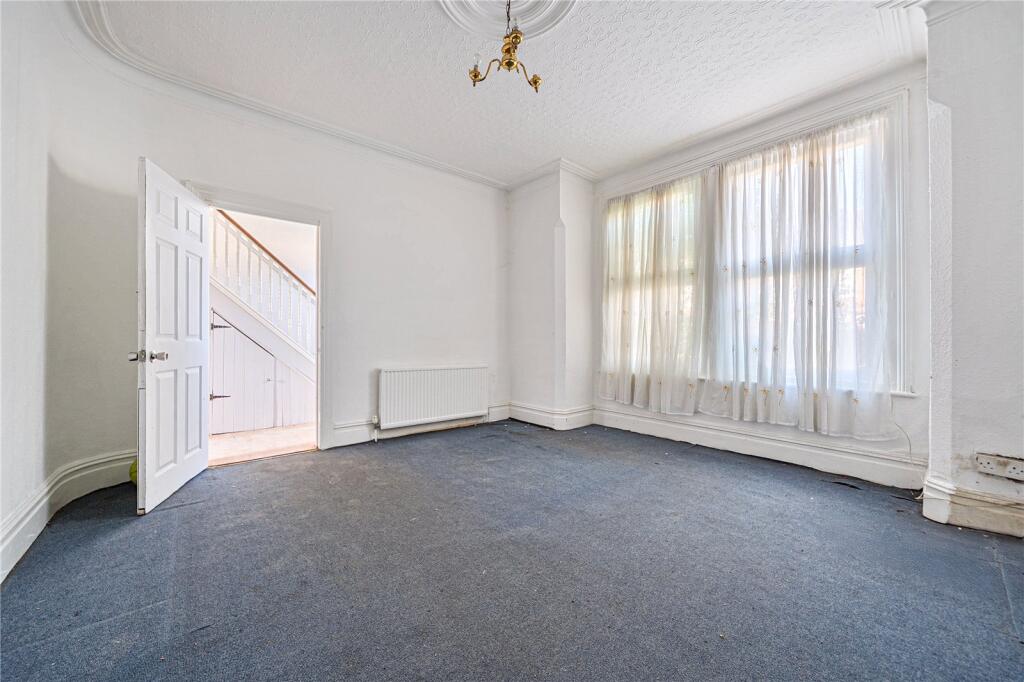 Coldfall Avenue, London, N10 photo 2