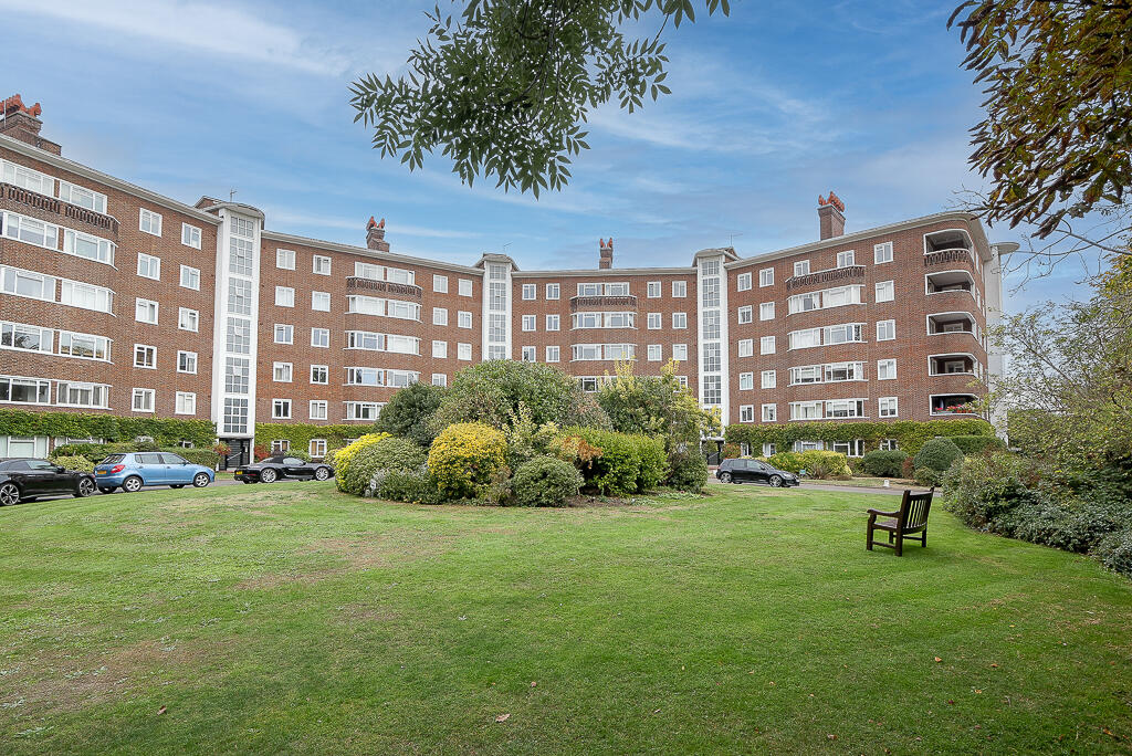 Apartment in Twickenham - More