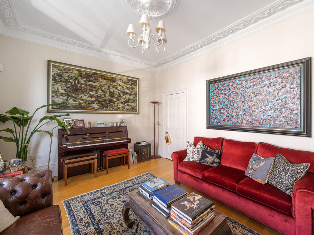 4 bedroom end of terrace house for rent