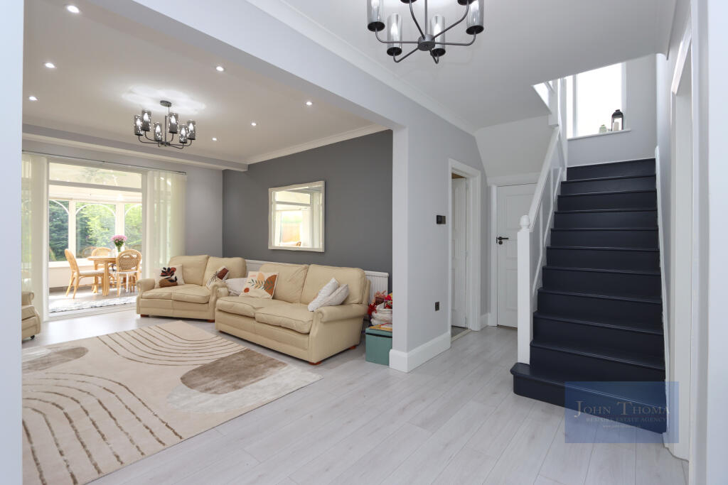 Fontayne Avenue, Chigwell, Essex, IG7 – pohled 3